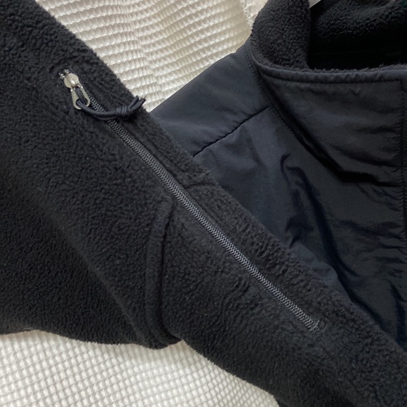 Men’s The North Face black fleece zip up jacket. Polartec recycled. Size medium. - Picture 6 of 16